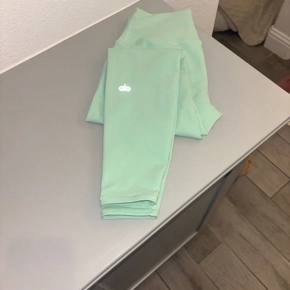 ALO Yoga 7/8 Airbrush Spearmint Leggings - Small - Picture 2 of 8